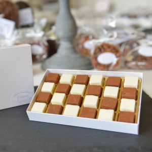 Boite Pavés damier 24 pièces Tristan Chocolatier Suisse