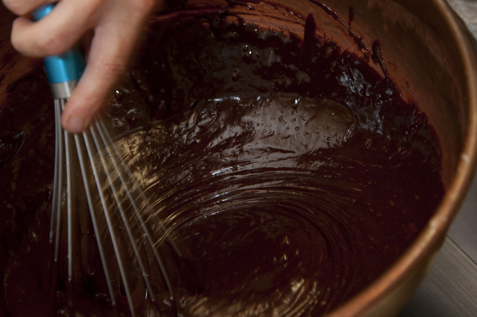 Préparation Chocolat noir Tristan chocolatier Suisse